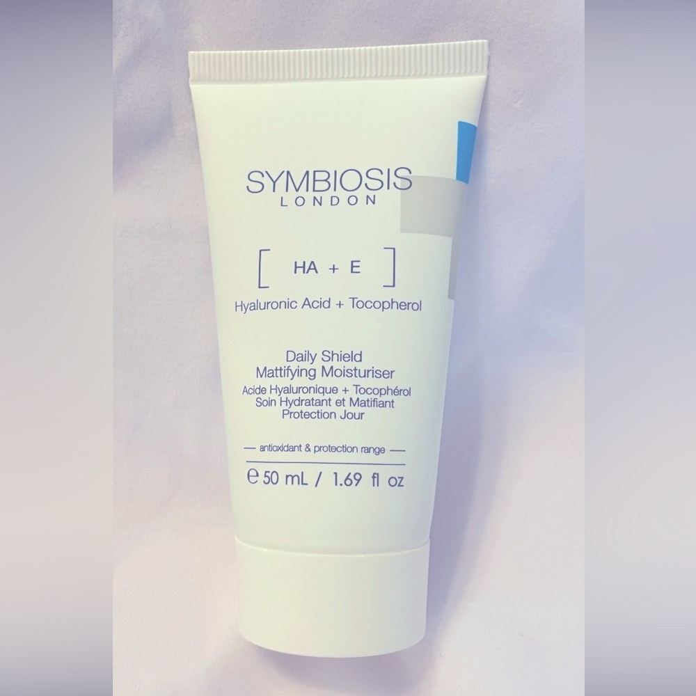 SYMBIOSIS LONDON Daily Shield Mattifying Moisturiser